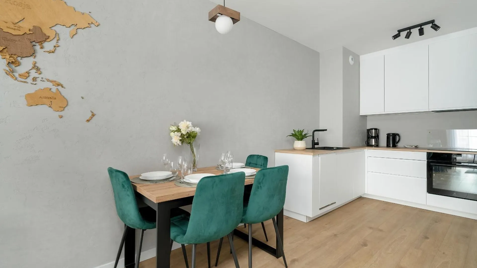 Spacious Apartments With Parking & Balcony In Poznan By Noclegi Renters