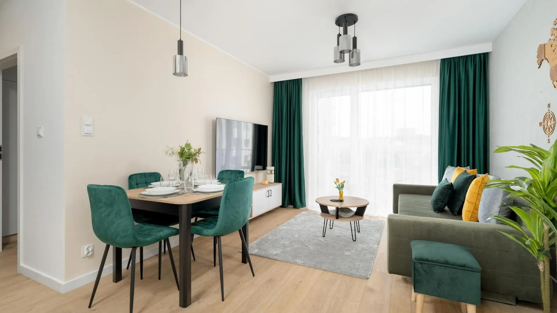 Spacious Apartments With Parking & Balcony In Poznan By Noclegi Renters