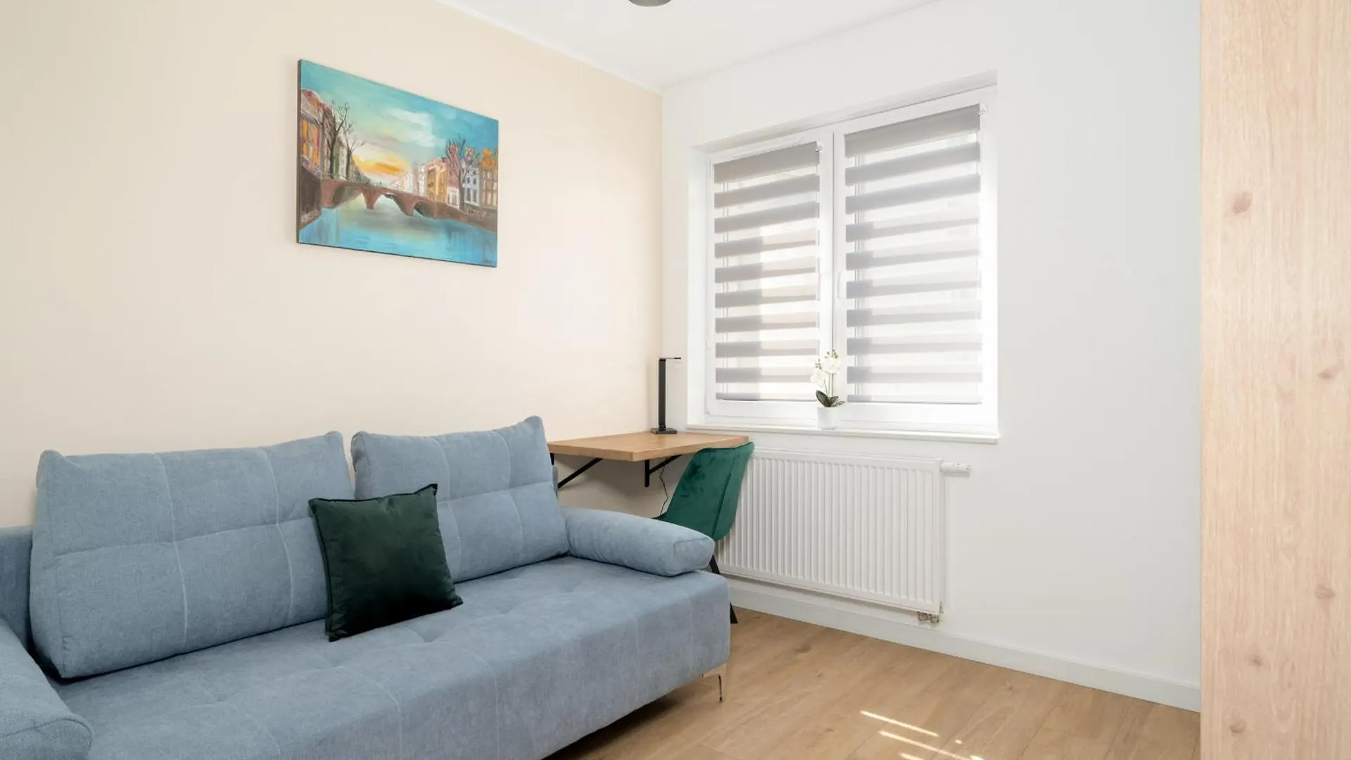 Spacious Apartments With Parking & Balcony In Poznan By Noclegi Renters