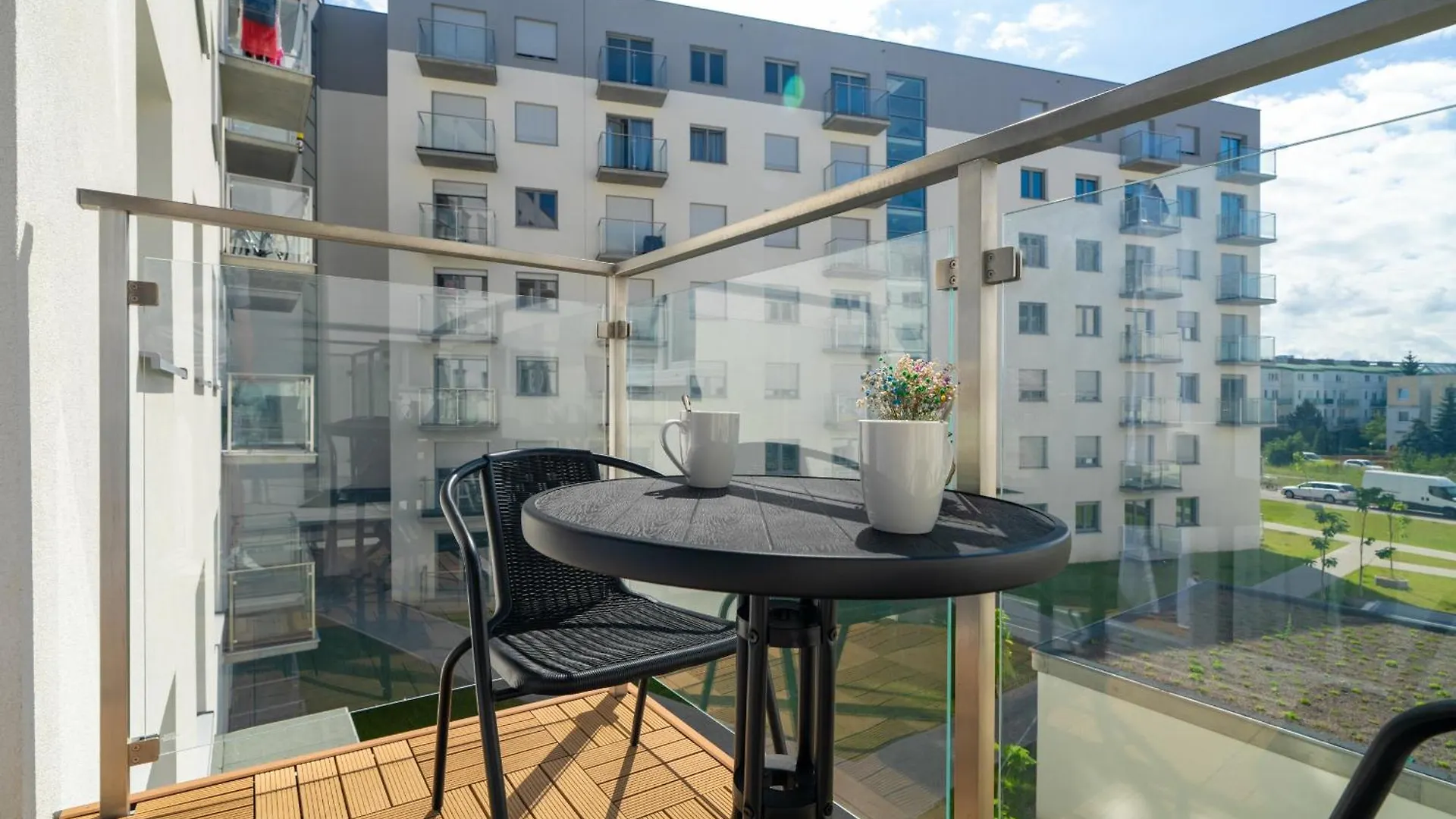 Spacious Apartments With Parking & Balcony In Poznan By Noclegi Renters