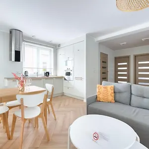happy-stay-comfort-apartment-by-the-beach.sopothotels.com/